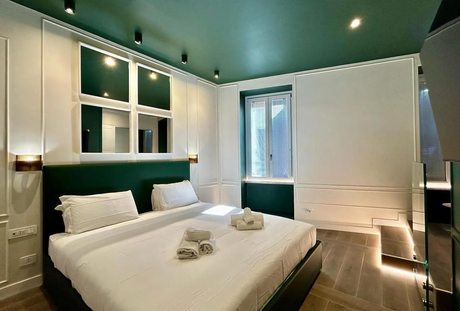 Private Luxury Fontana Di Trevi Apartment Rome 0*,  Italy