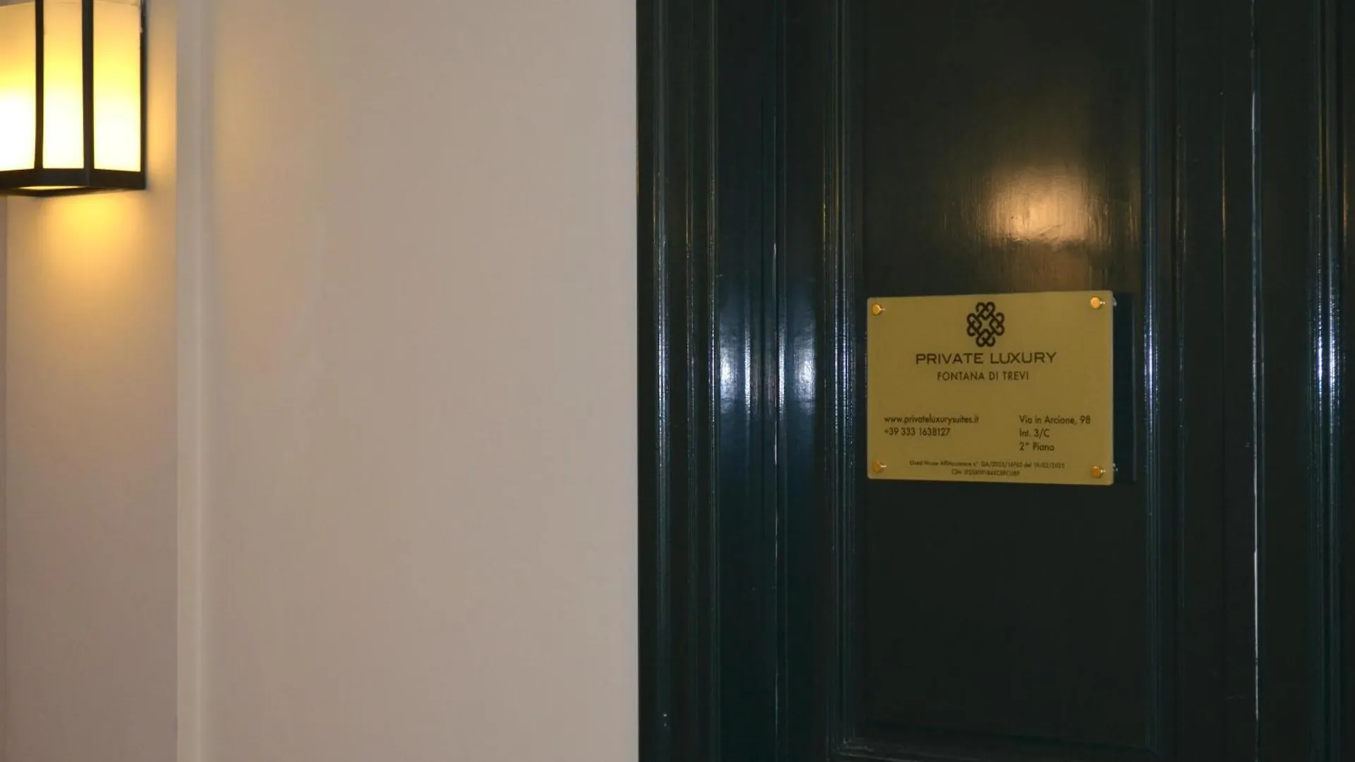 Private Luxury Fontana Di Trevi Apartment Rome
