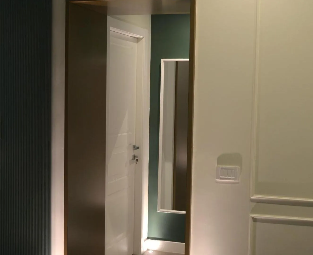 Private Luxury Fontana Di Trevi Apartment Rome