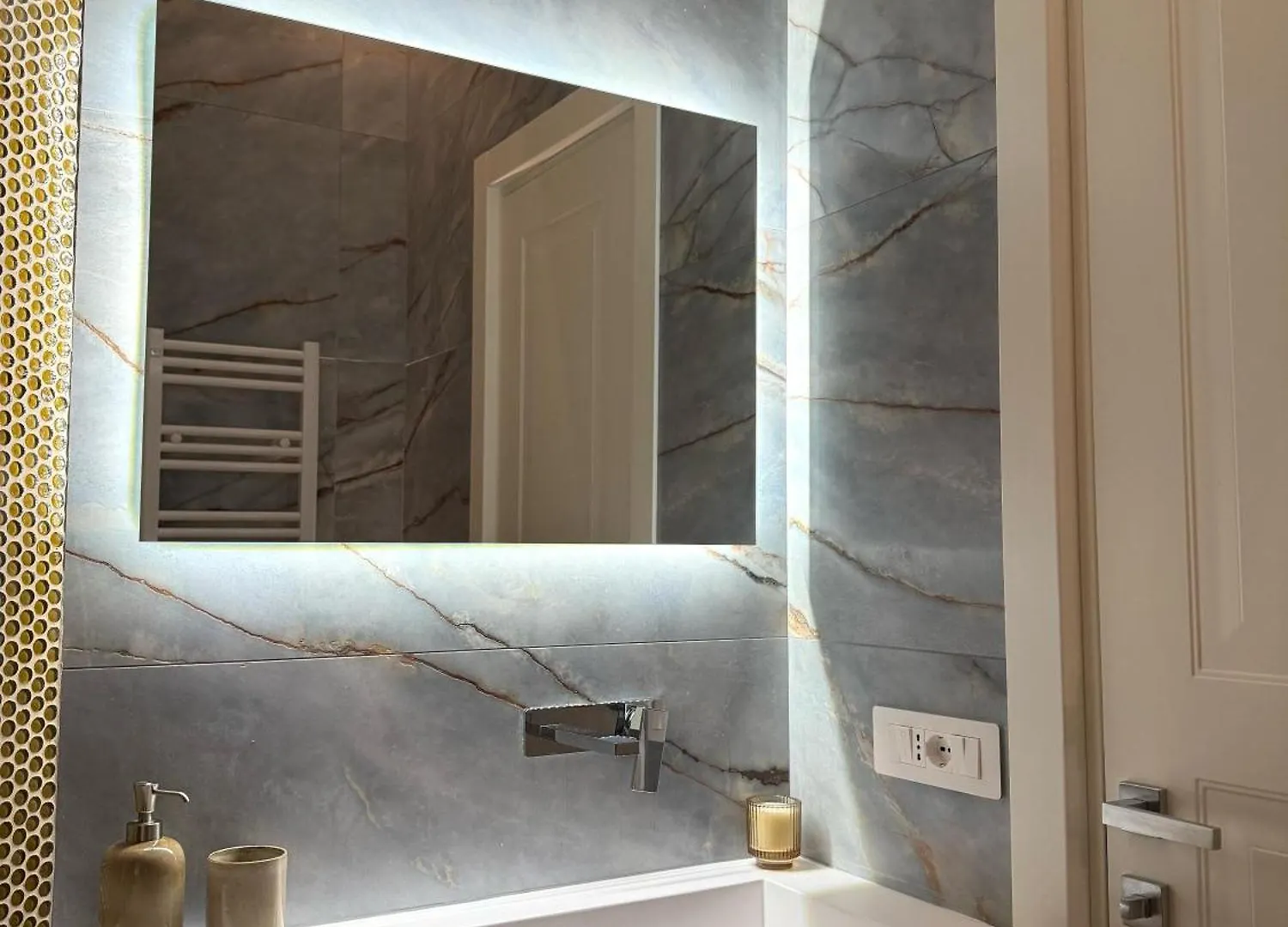 Private Luxury Fontana Di Trevi Apartment Rome