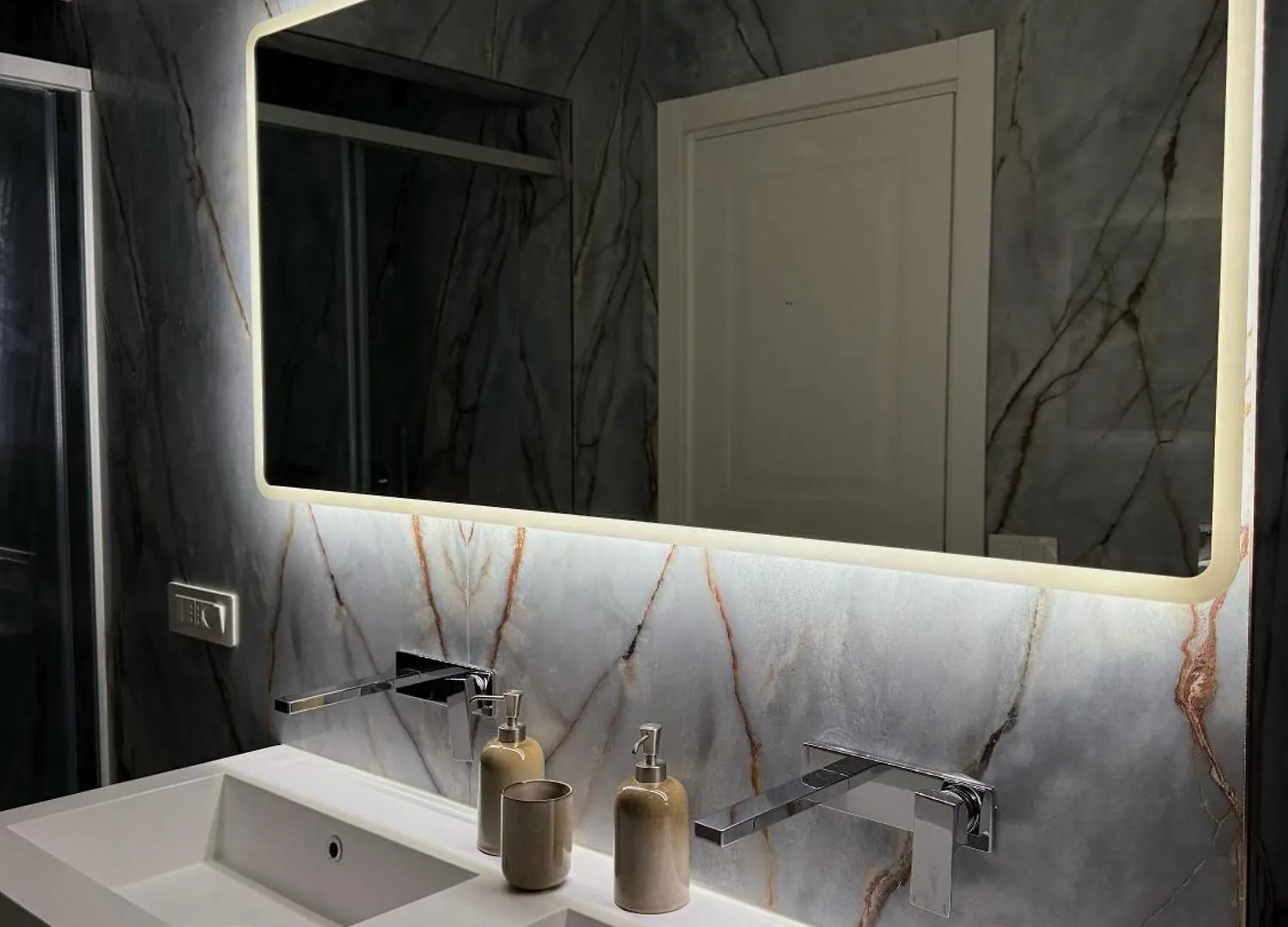 Private Luxury Fontana Di Trevi Apartment Rome Italy