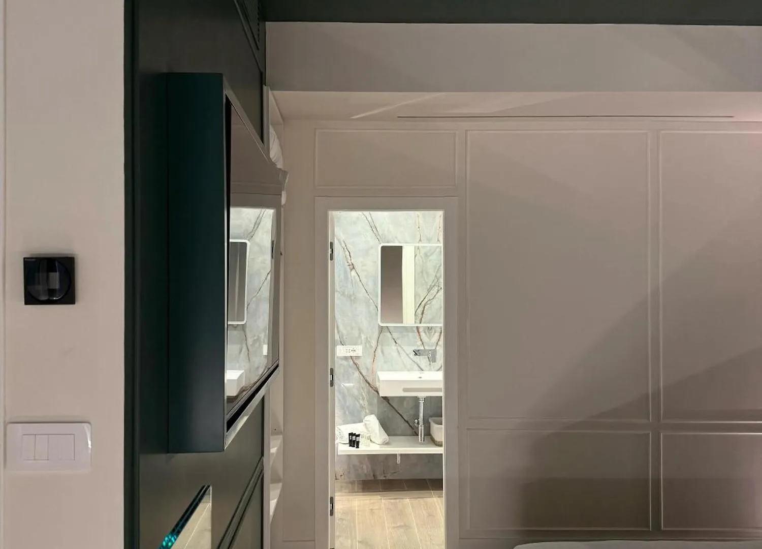 Private Luxury Fontana Di Trevi Apartment Rome